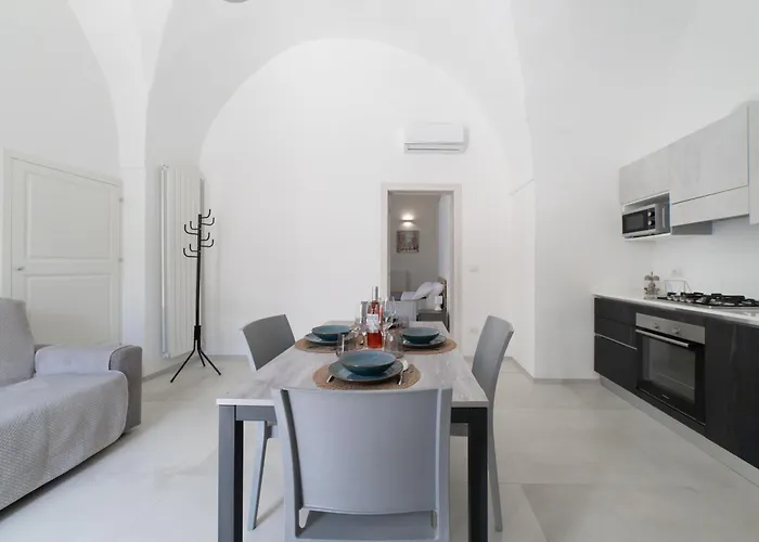 Le Dimore Del Salento 트리카세